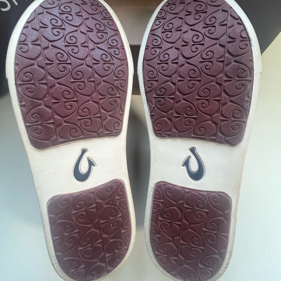 Olukai Pehuea Burgundy Mesh Slip On - Picture 3 of 5